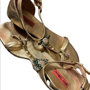 Betsey Johnson kaluua sandals sz. 9.5, GUC, elephant rhinestone charm thong